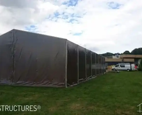 Acheter un barnum sans erreurs- vue façade et côtés entoilage marron